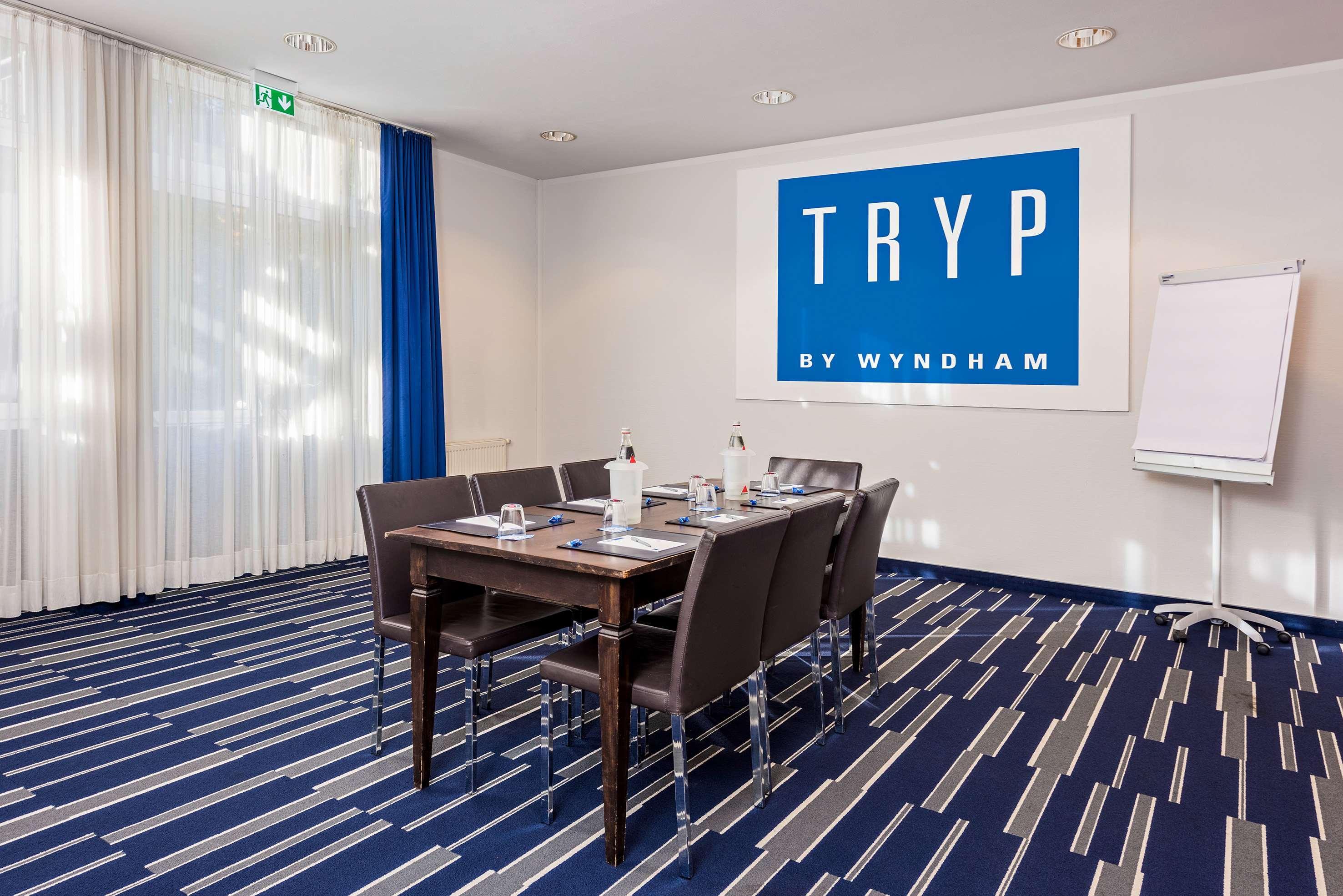 Hotel Bochum Wattenscheid Affiliated By Melia Bagian luar foto