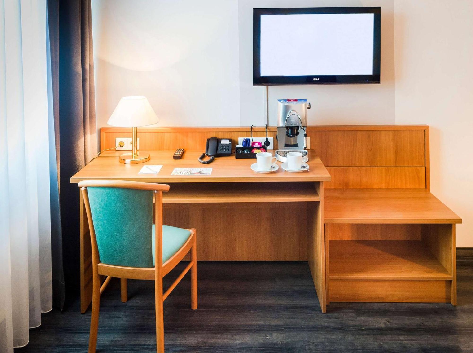 Hotel Bochum Wattenscheid Affiliated By Melia Bagian luar foto