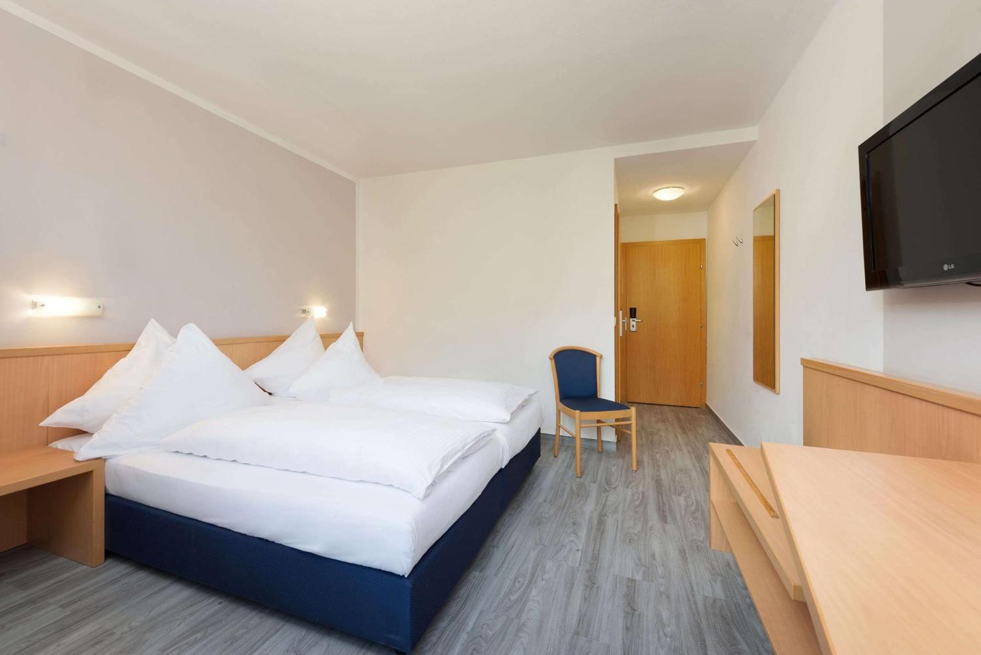 Hotel Bochum Wattenscheid Affiliated By Melia Bagian luar foto