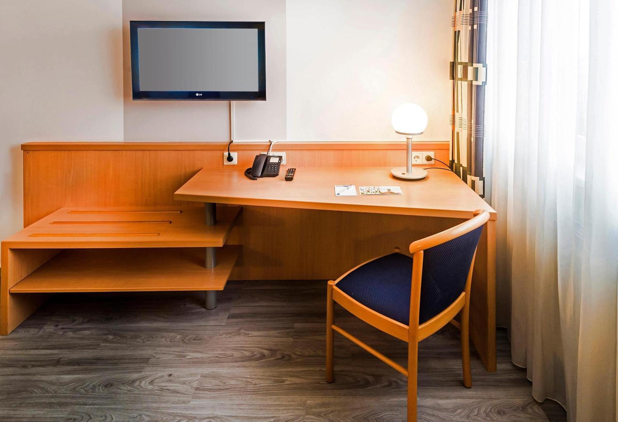Hotel Bochum Wattenscheid Affiliated By Melia Bagian luar foto